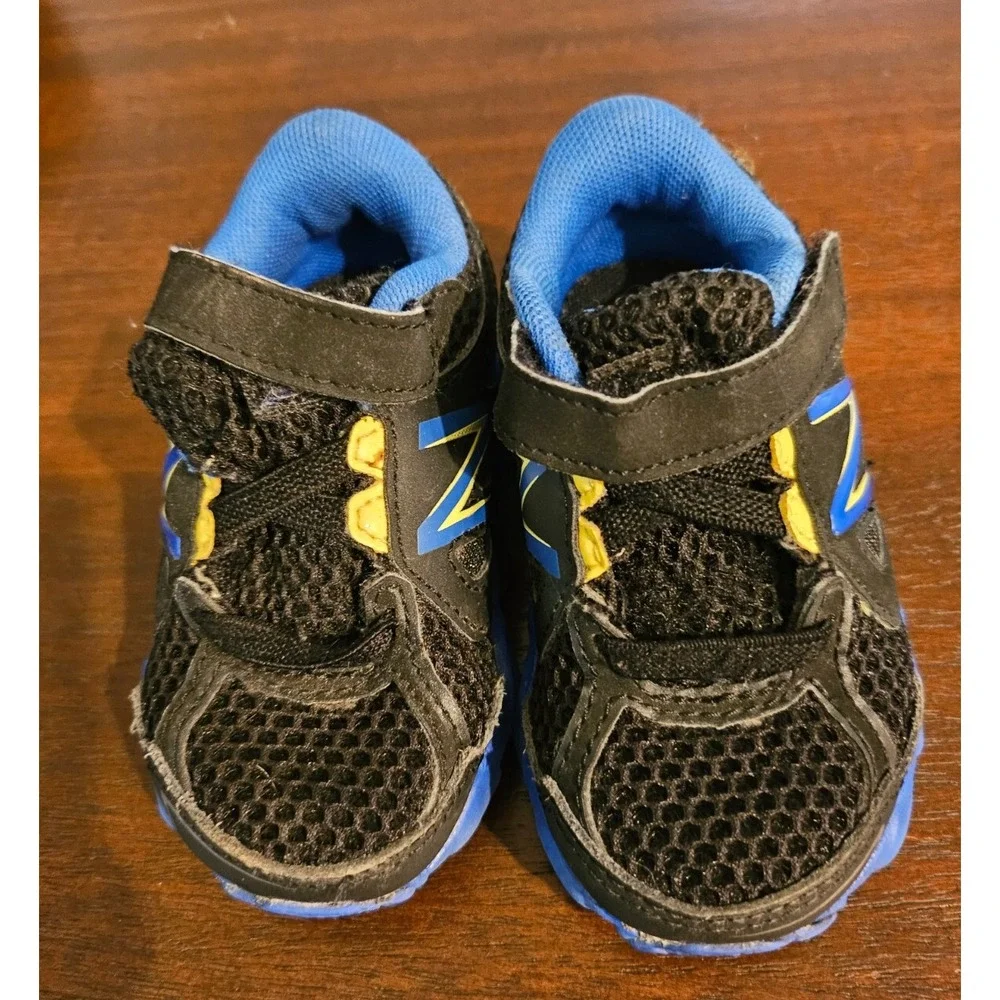New Balance Non Tie Velco Sneakers Blue &‎ Black Infant Boys Size 4